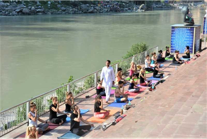 200-hour-yoga-teacher-training-rishikesh-himalayan-yoga-association