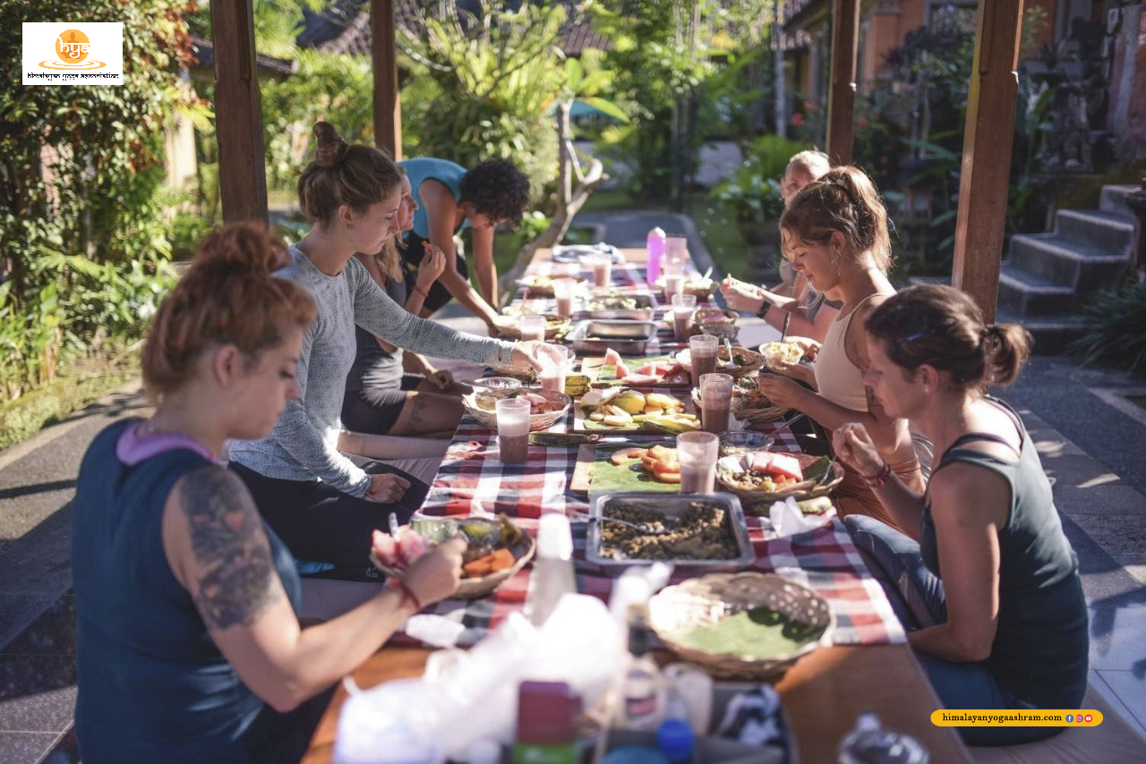 The advantages of a healthy vegetarian diet for yogic living