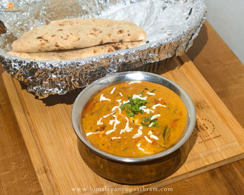 Peaceful dining experience at Himalayan Yoga Ashram