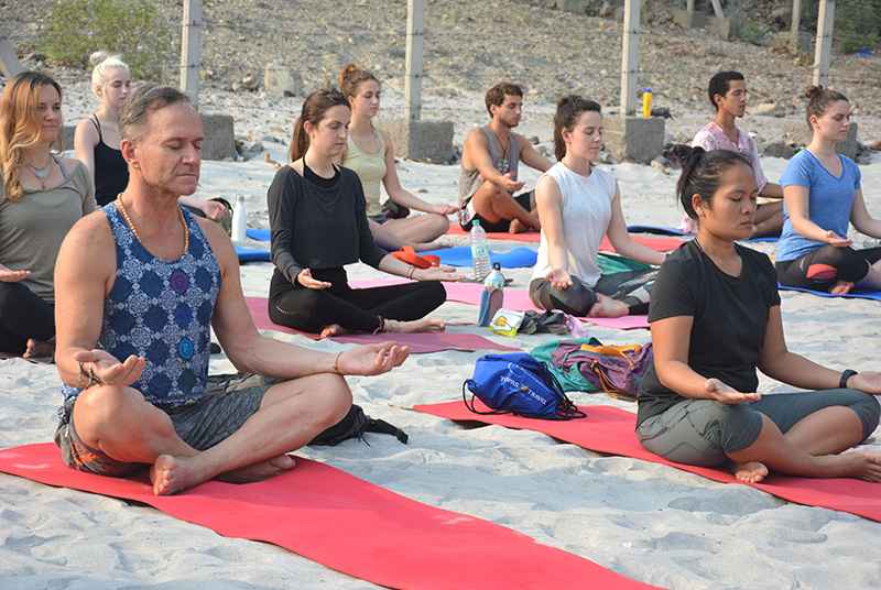 200-hour-yoga-teacher-training-rishikesh-himalayan-yoga-association