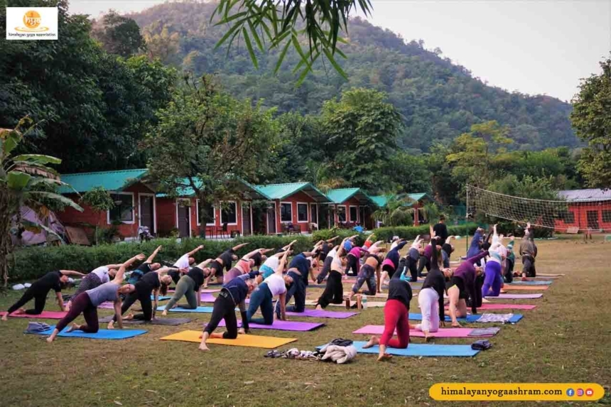 Best 6 Days Yoga Retreat in Rishikesh India- Himalayan Yoga Association