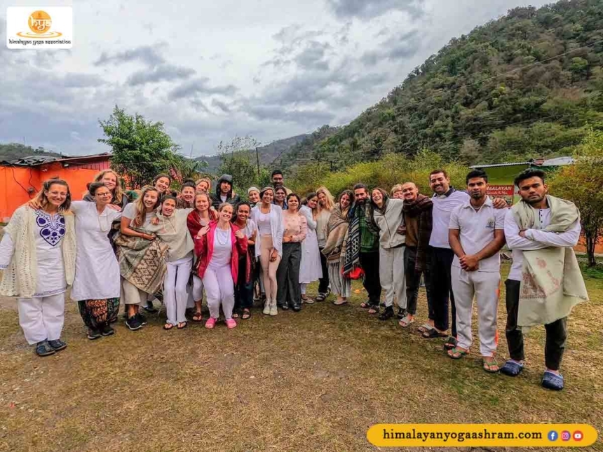 Yoga Retreats in Rishikesh for Beginners-Himalayan Yoga Association